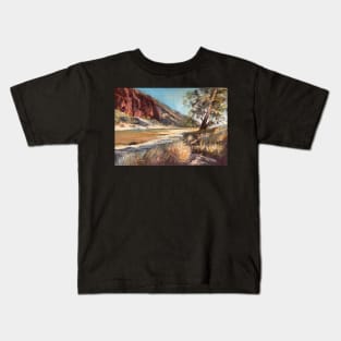 ‘Tjoritja - Glen Helen’ (West MacDonnell National Park). Kids T-Shirt